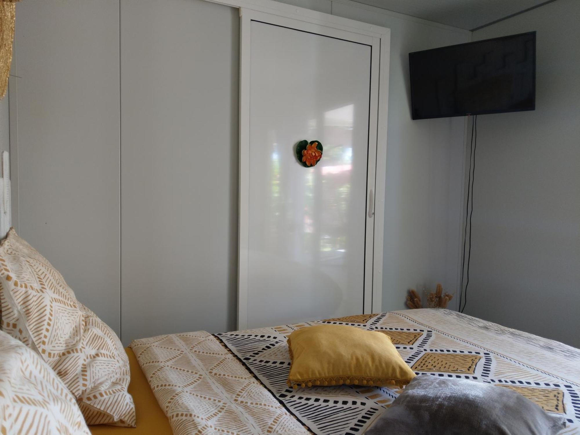 S'Cale Tropikal - Gite Cosy Avec Piscine Privee Petit-Canal 外观 照片